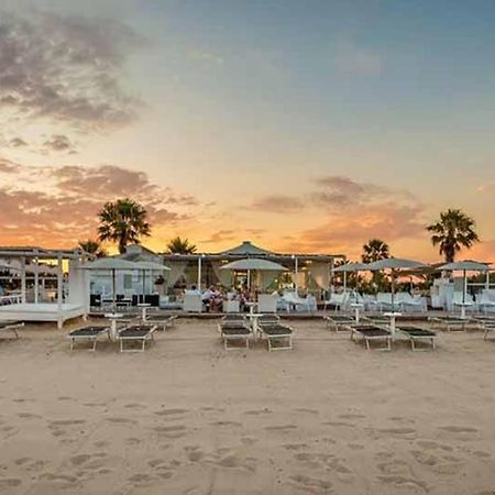### Appartamenti Sulla Spiaggia Al Poetto ### Каляри Екстериор снимка